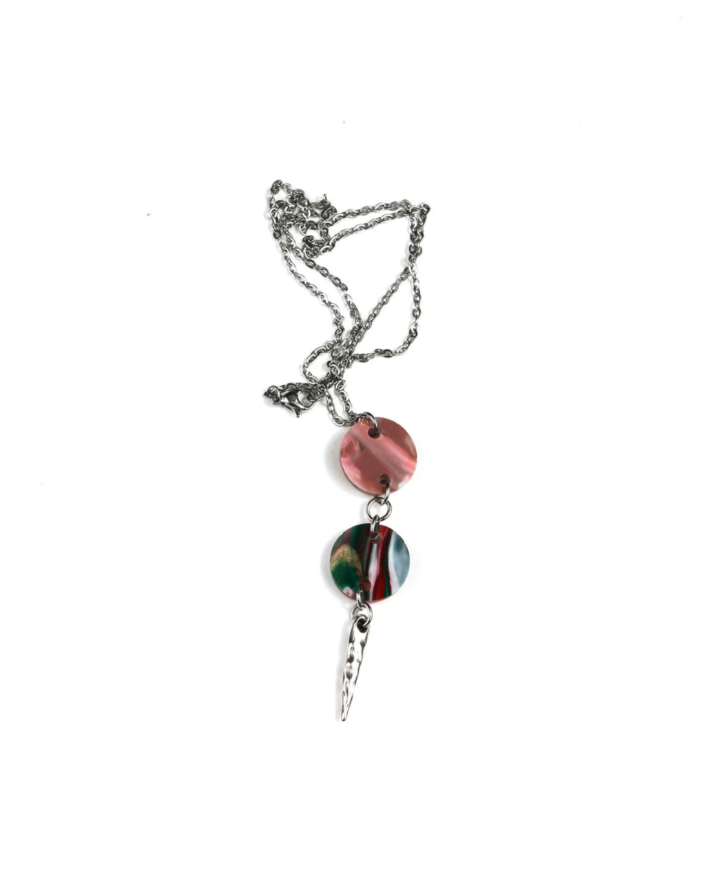 Collar rojo, verde, blanco, dorado y rosa: Refleja la Pureza y la Claridad con Este Accesorio