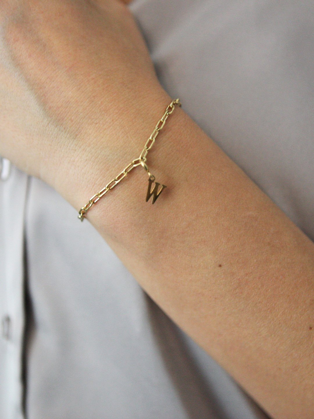 Charm Letra W